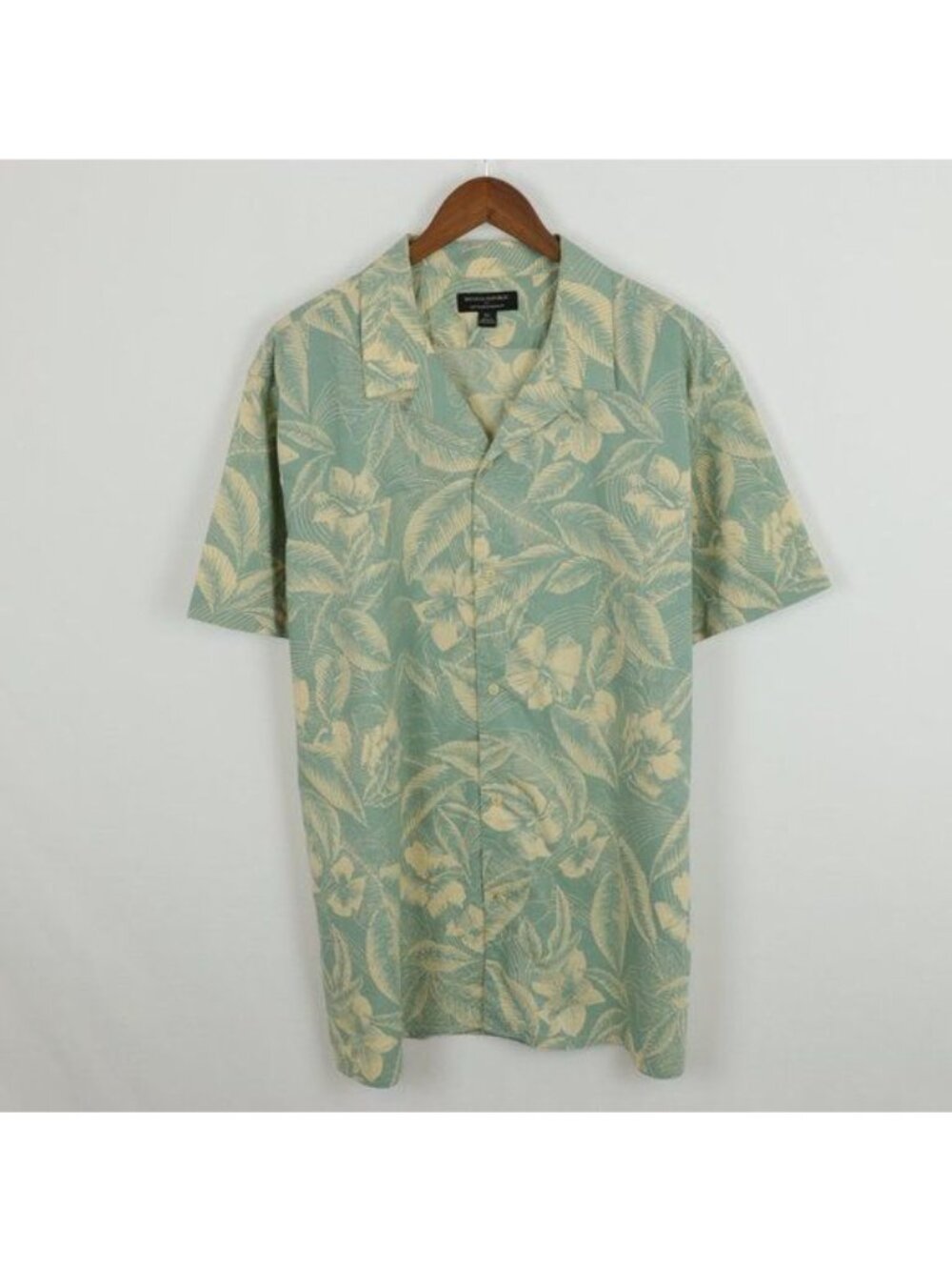 Banana Republic Soft Wash Men's XL Green Cotton Breathable Button Up Shirt